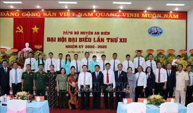 Nhiều đảng bộ cấp trên cơ sở tổ chức đại hội điểm