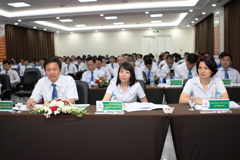 Công ty Dịch vụ kỹ thuật Truyền tải điện phát huy vai trò làm chủ của người lao động