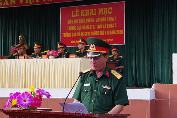 Trang bị kiến thức quốc phòng, an ninh cho sinh viên