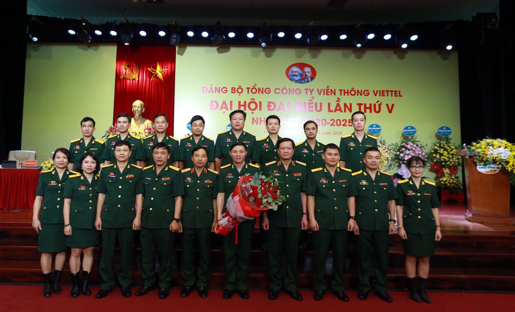 Đảng bộ Viettel Telecom tổ chức đại hội điểm toàn quân