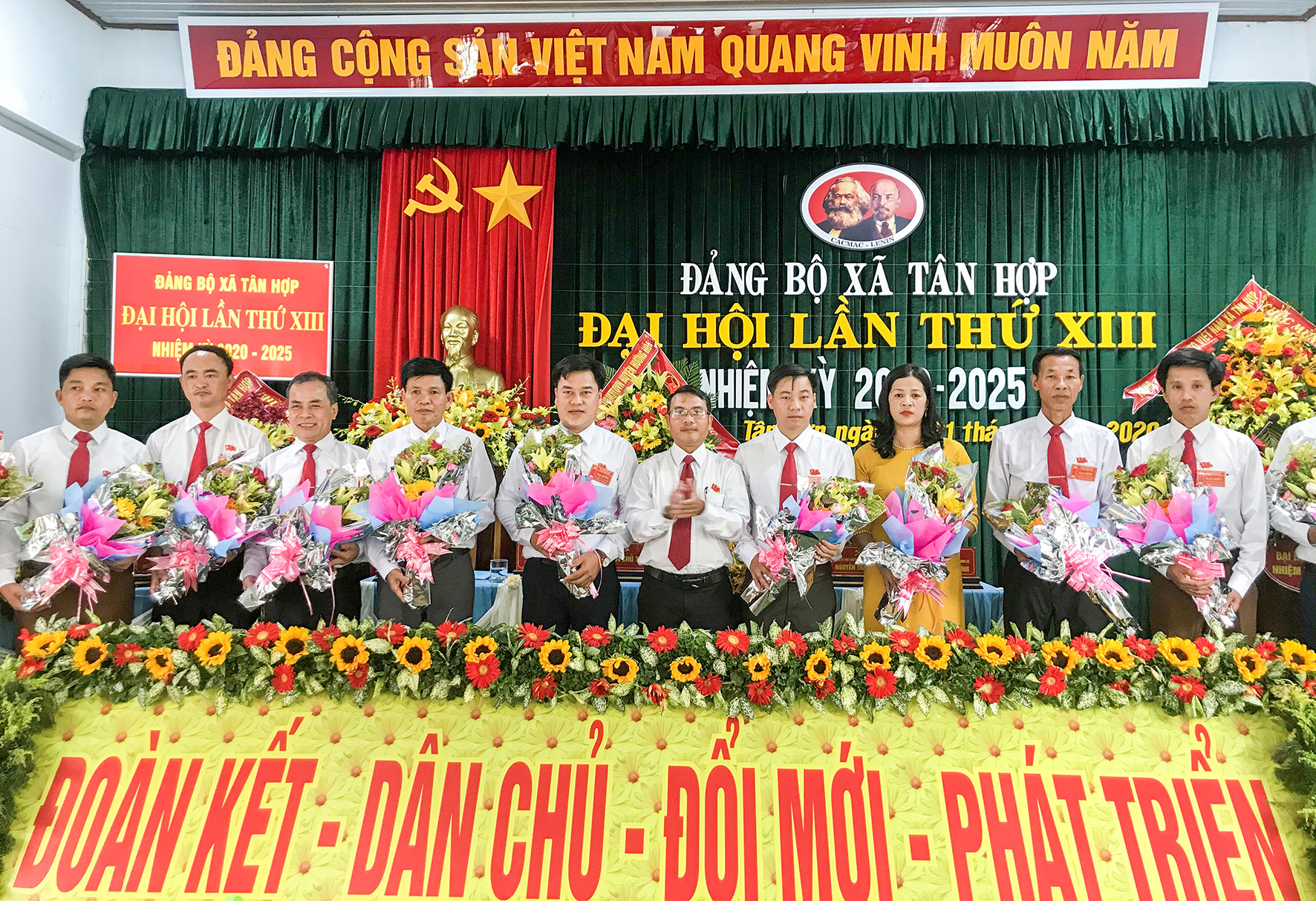 Tổ chức thành công nhiều đại hội đại biểu đảng bộ xã