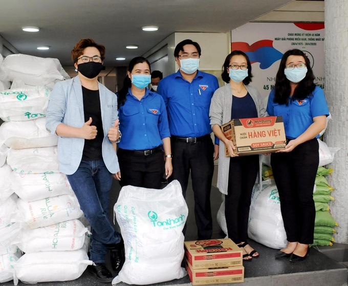 Tuổi trẻ TP Hồ Chí Minh hỗ trợ người dân ảnh hưởng bởi dịch COVID-19