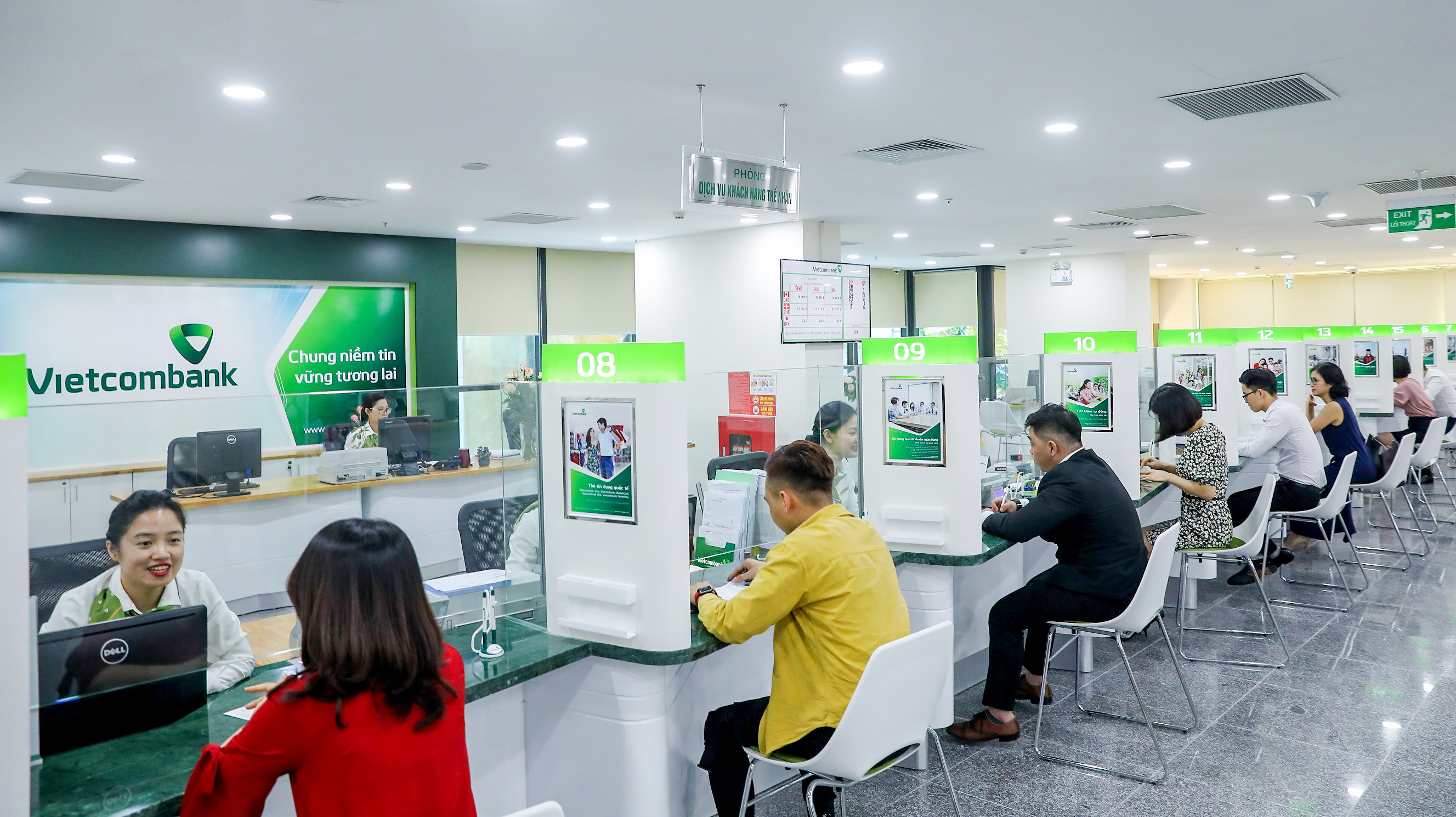 Vietcombank tiếp tục hỗ trợ khách hàng bị ảnh hưởng bởi dịch COVID-19