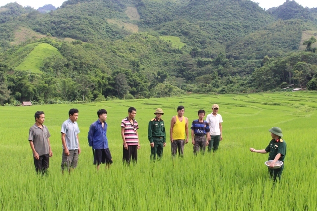 Nghĩa tình quân dân bên suối Ka Loong