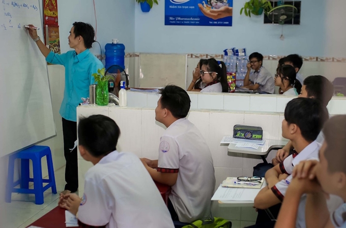 Người công nhân 9 năm làm thầy giáo tình nguyện
