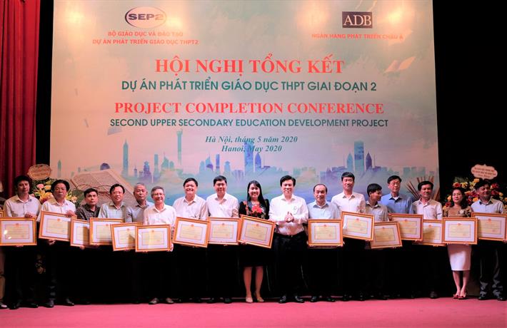 Rút ngắn khoảng cách giáo dục giữa các vùng miền