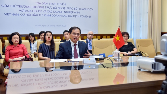 Tọa đàm trực tuyến “Việt Nam Cơ hội đầu tư, kinh doanh sau đại dịch COVID-19”