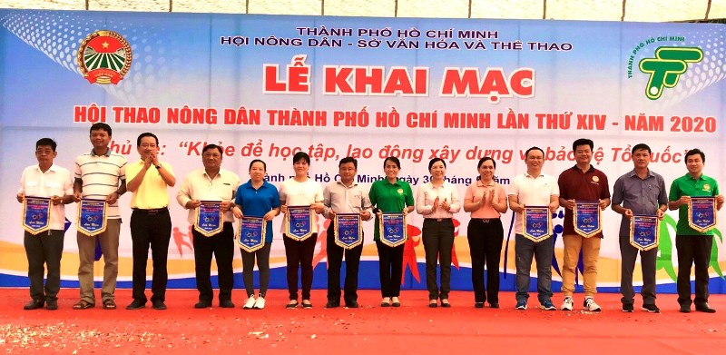 Hội viên nông dân học tập và rèn luyện sức khỏe theo gương Bác Hồ