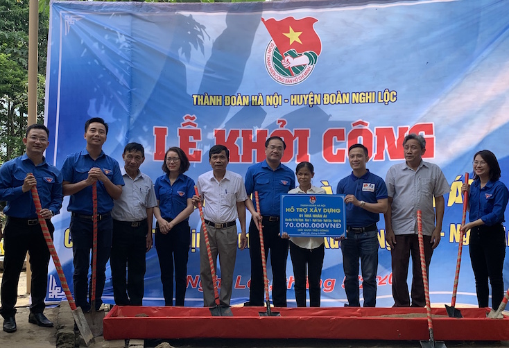 Tuổi trẻ Thủ đô tặng Nhà nhân ái và sân chơi cho Nhân dân, thanh thiếu nhi Nghệ An