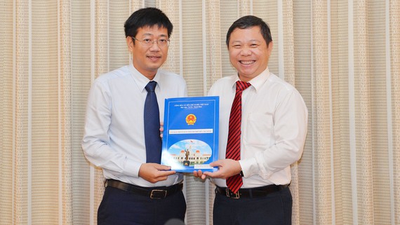 Đồng chí Trần Thanh Tùng giữ chức Chủ tịch UBND quận 8