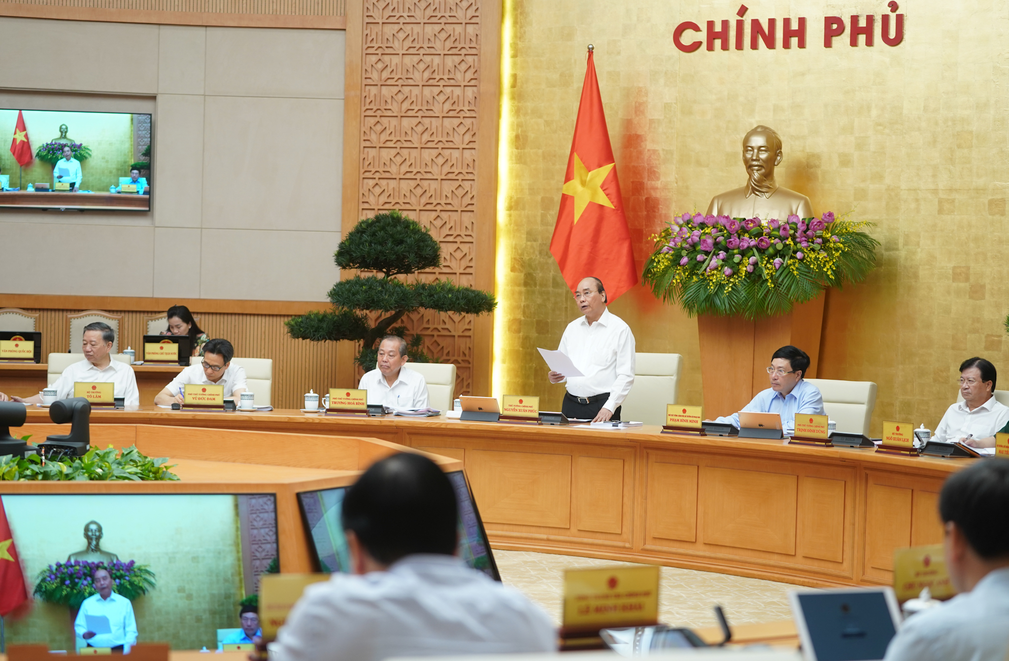 Quyết tâm hơn nữa đạt kết quả cao nhất các mục tiêu kinh tế - xã hội đã đề ra