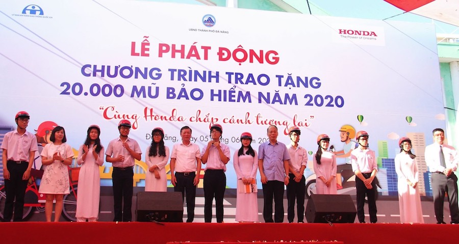 Nâng cao ý thức chấp hành đội mũ bảo hiểm khi tham gia giao thông