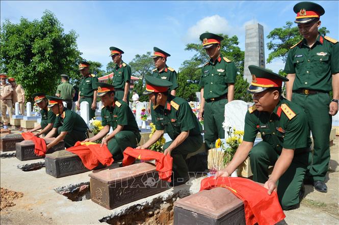 Quảng Trị truy điệu và an táng 5 hài cốt liệt sỹ