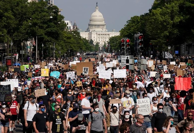 Tổng thống Mỹ muốn triển khai 10 000 quân tại thủ đô Washington