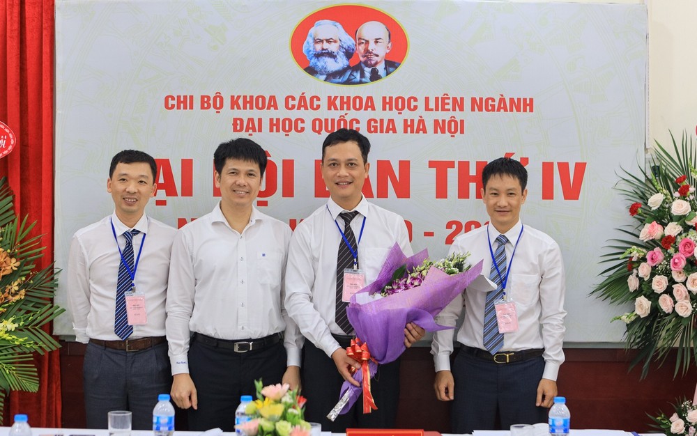 Phát triển trở thành cơ sở giáo dục uy tín trong nghiên cứu và đào tạo liên ngành