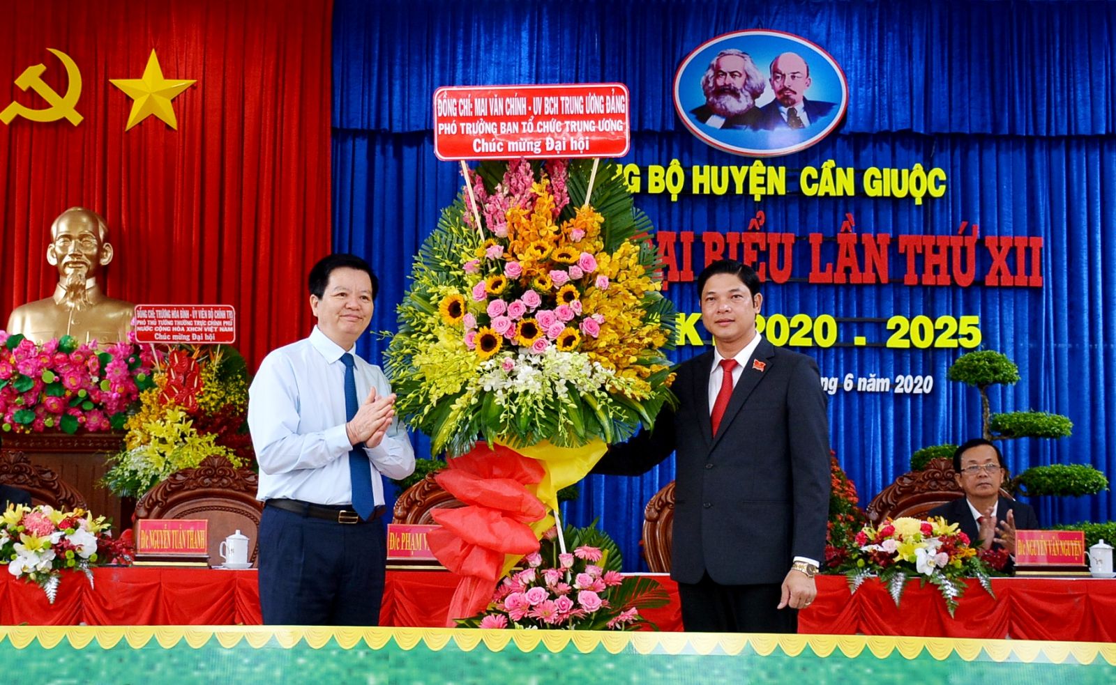 Huyện Cần Giuộc Long An tổ chức đại hội điểm