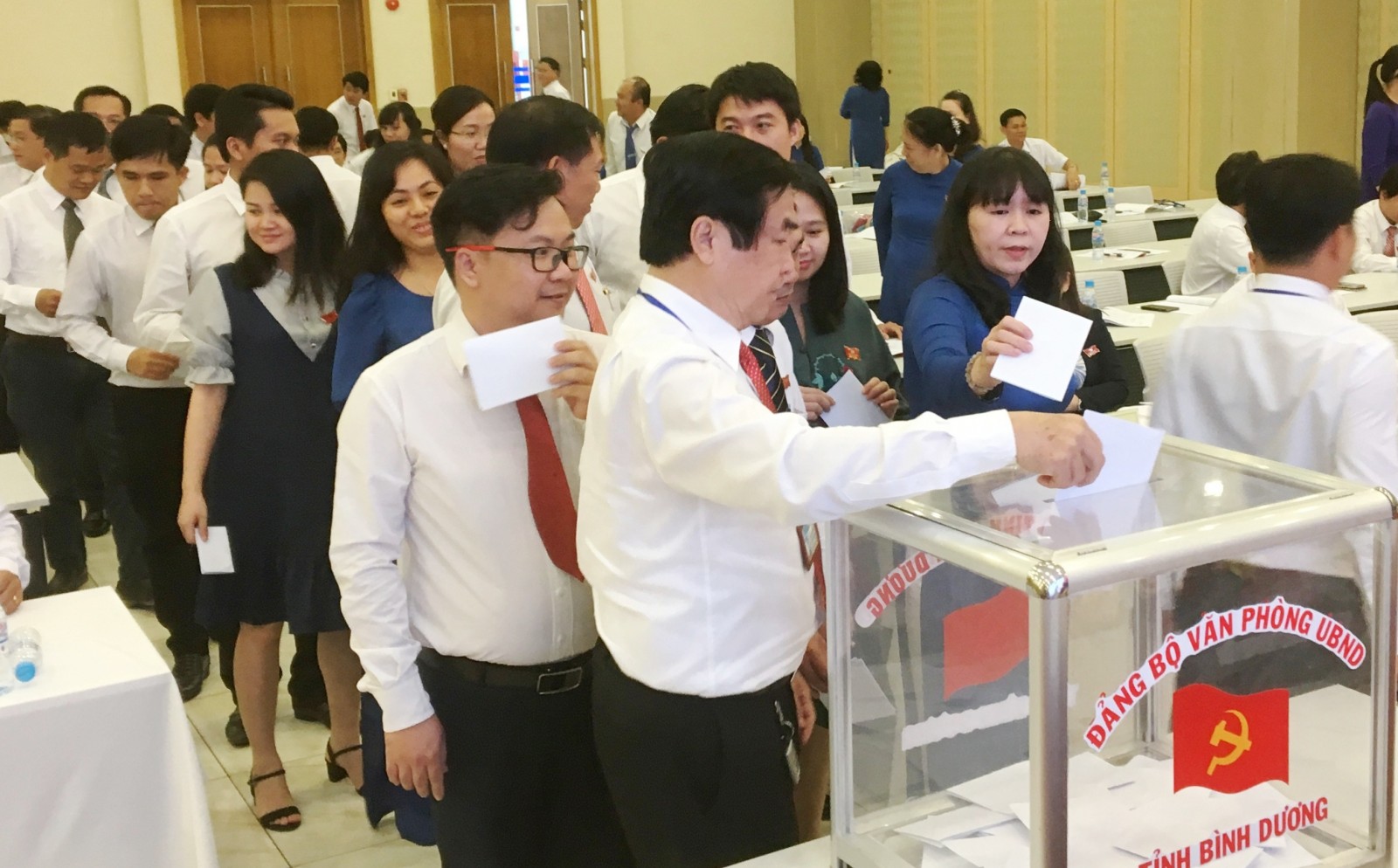 Đổi mới phương thức lãnh đạo để hoàn thành tốt nhiệm vụ