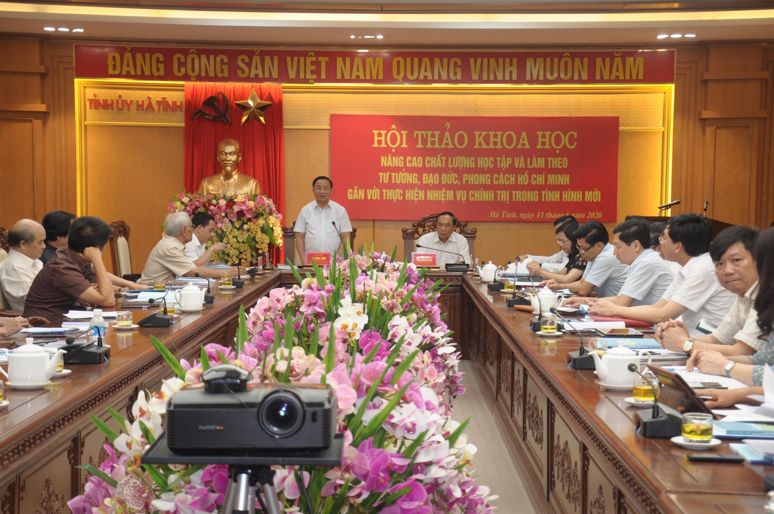 Học tập và làm theo Bác gắn với nhiệm vụ chính trị trong tình hình mới