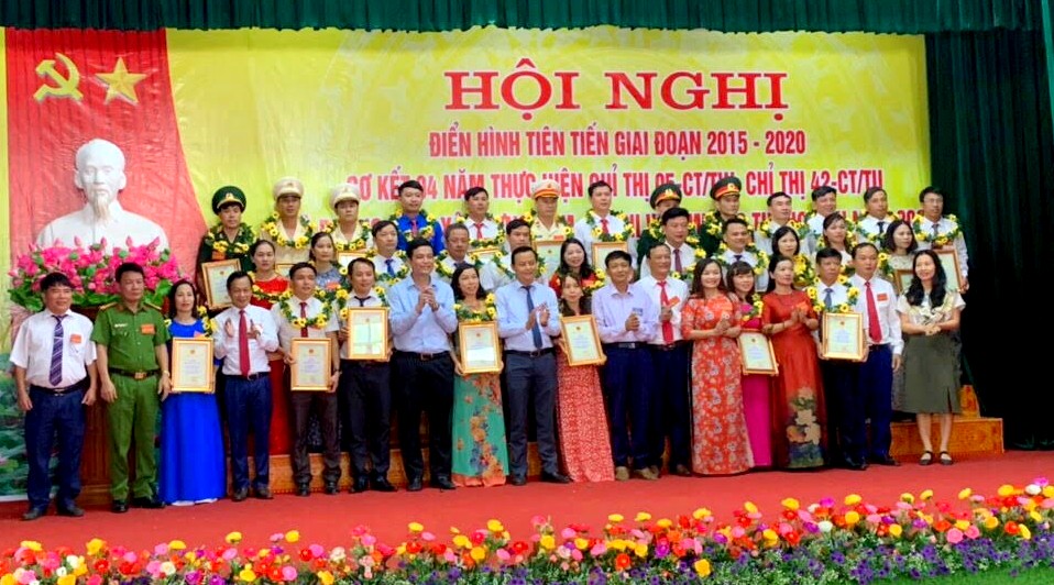 Vũ Quang tuyên dương 112 điển hình trong các phong trào thi đua