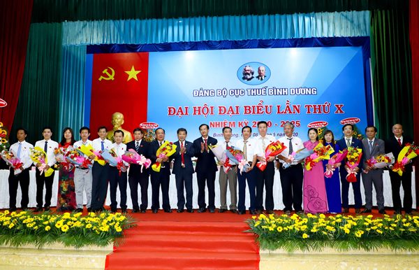 Phấn đấu hoàn thành nhiệm vụ thu ngân sách