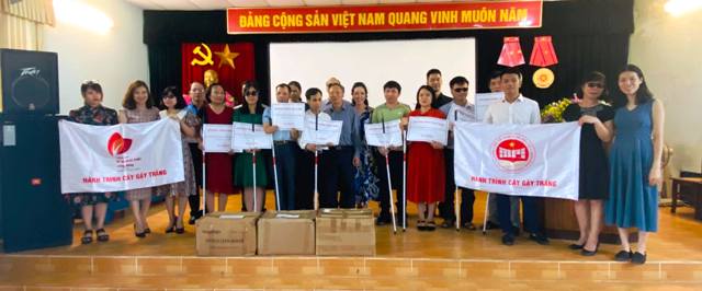 Hơn 600 cây gậy trắng đến với người mù Hà Nội