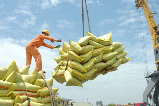 Việt Nam trúng thầu cung cấp 30 nghìn tấn gạo trắng cho Philippines