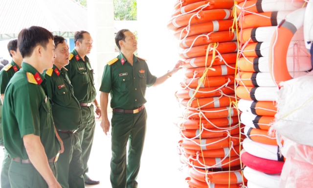 Kiểm tra công tác hậu cần tại Bộ chỉ huy Quân sự tỉnh Long An