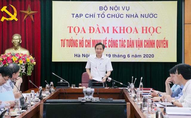 Mọi quyền hành và lực lượng đều ở nơi dân