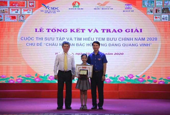 Học sinh lớp 3 giành giải đặc biệt cuộc thi Sưu tầm tem bưu chính
