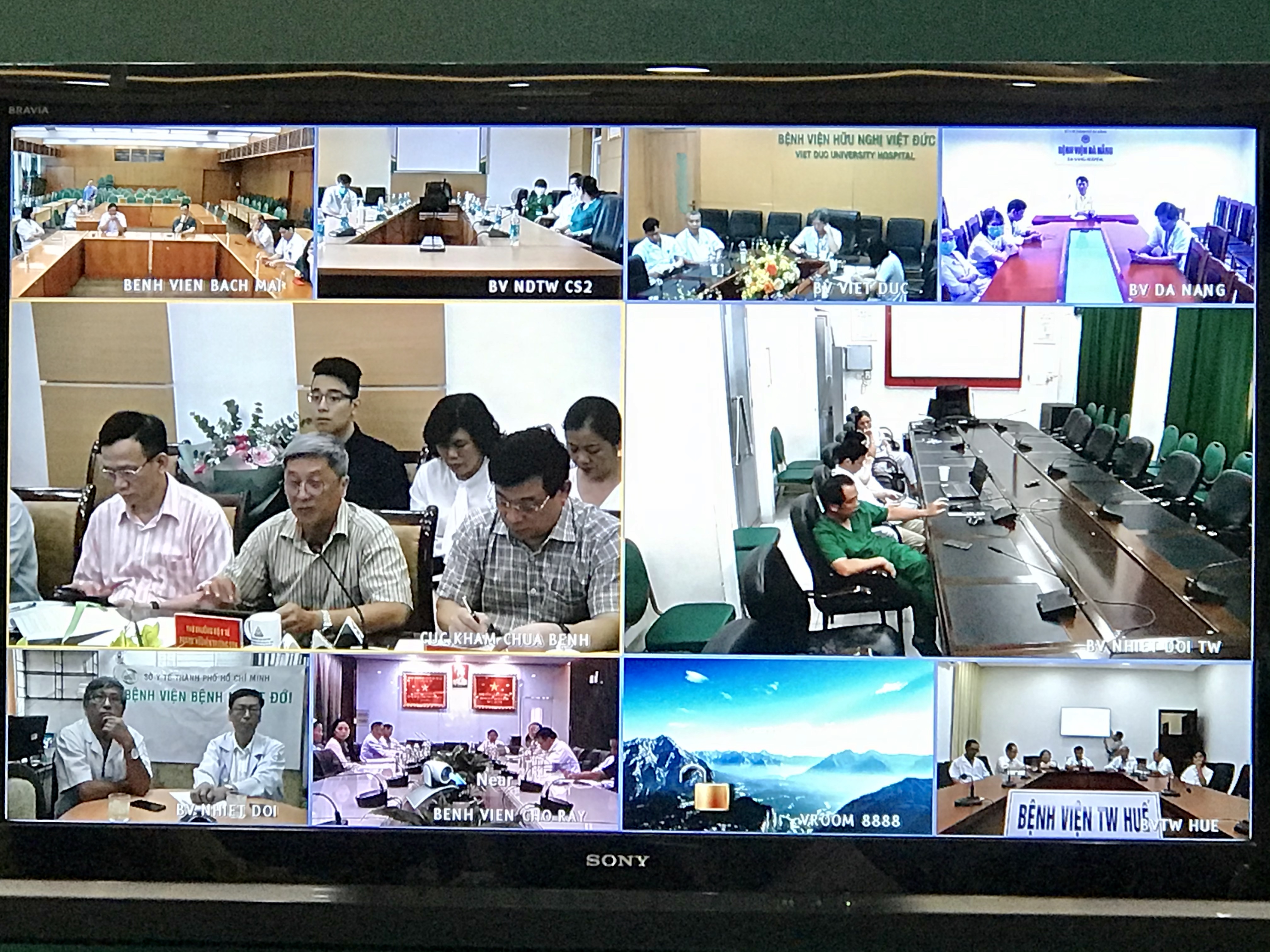 Còn 15 bệnh nhân mắc COVID-19 dương tính với SARS-CoV-2