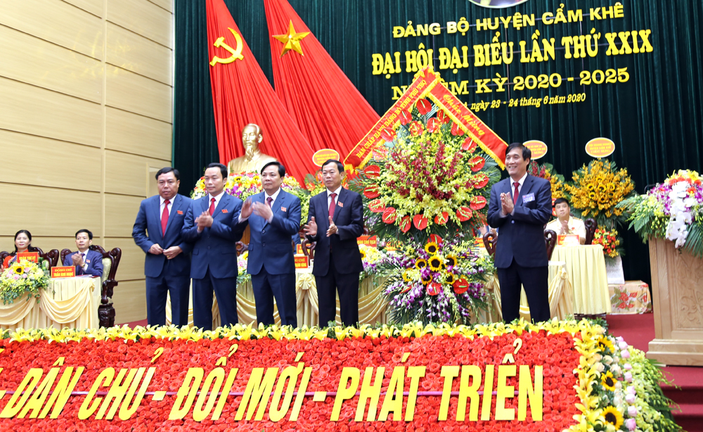 Đại hội điểm Đảng bộ huyện Cẩm Khê lần thứ XXIX thành công tốt đẹp