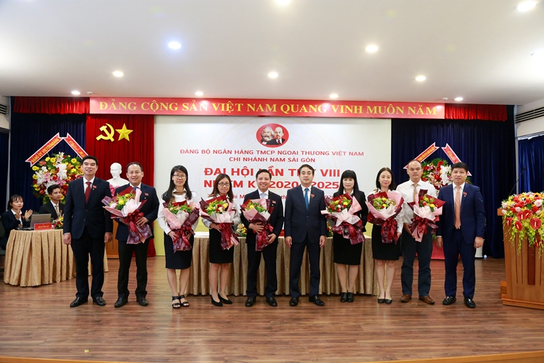 Vietcombank Nam Sài Gòn đẩy mạnh các phong trào thi đua