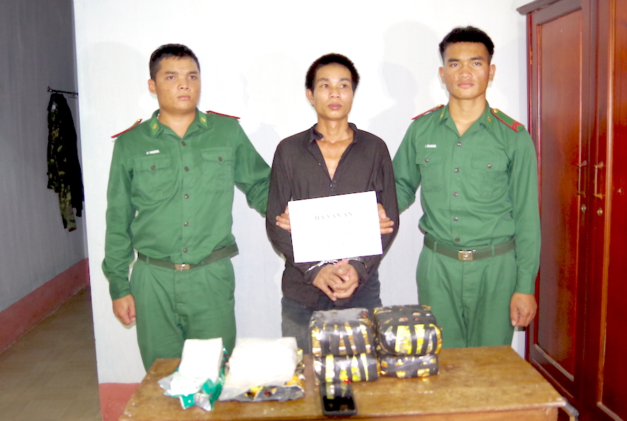 Bắt đối tượng vận chuyển 6 kg ma túy tổng hợp dạng đá