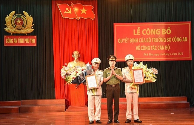 Công bố Quyết định bổ nhiệm 2 Phó Giám đốc Công an tỉnh Phú Thọ
​