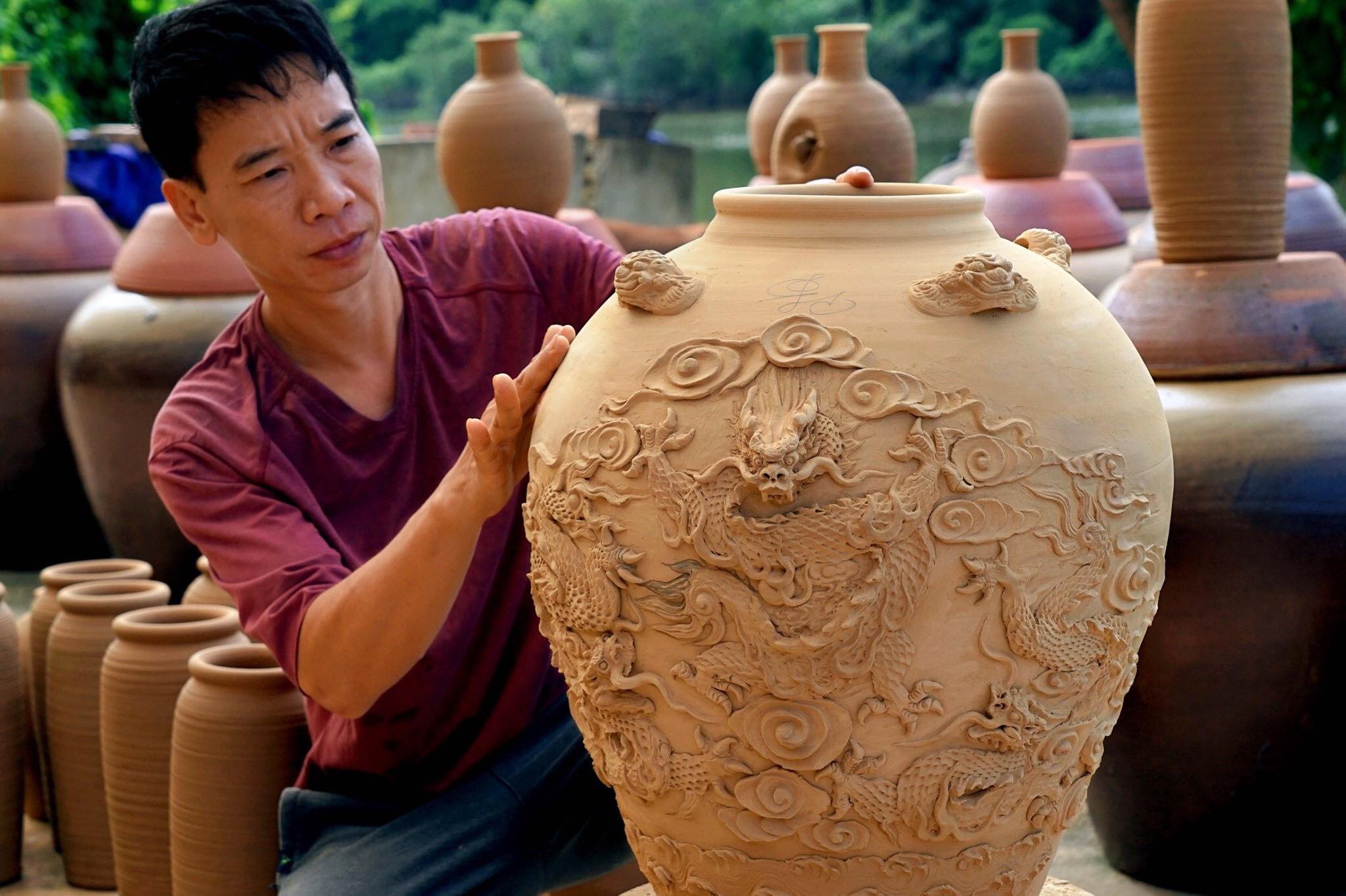 Gặp người “thổi hồn” cho gốm

​