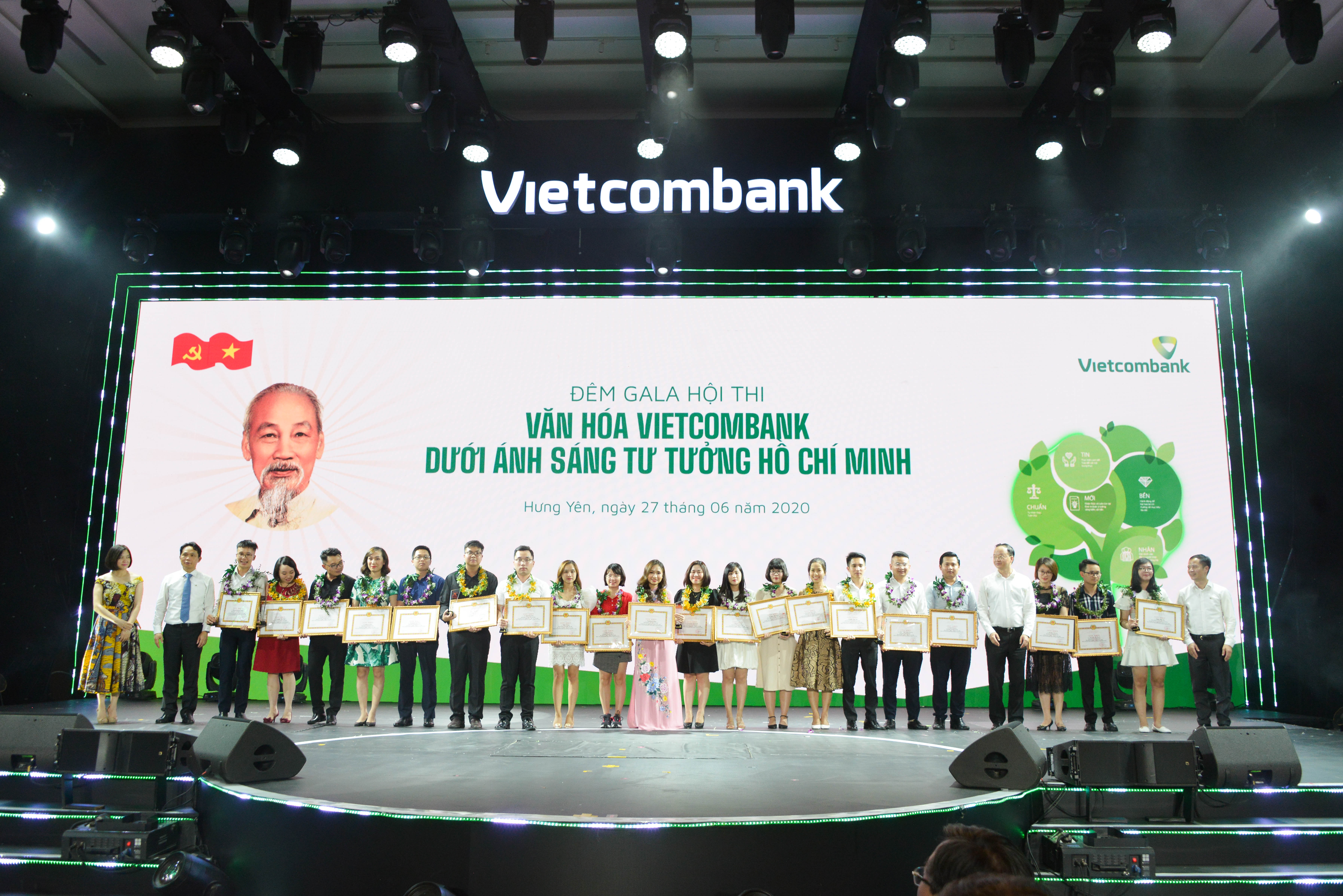Hội thi “Văn hoá Vietcombank dưới ánh sáng tư tưởng Hồ Chí Minh” thành công tốt đẹp