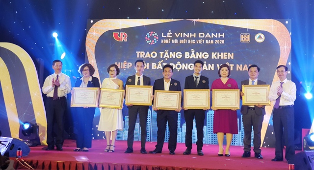 Vinh danh các doanh nghiệp, cá nhân tiêu biểu của nghề môi giới bất động sản