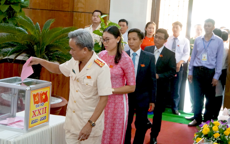 Phấn đấu đưa Núi Thành phát triển nhanh, toàn diện hơn