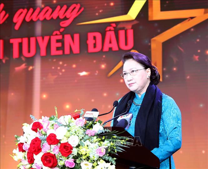 Tôn vinh 100 tập thể và cá nhân trong công tác phòng chống đại dịch COVID-19