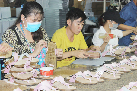 Đồng Nai Xuất khẩu giày dép vẫn tăng trưởng dù bị ảnh hưởng bởi dịch COVID-19