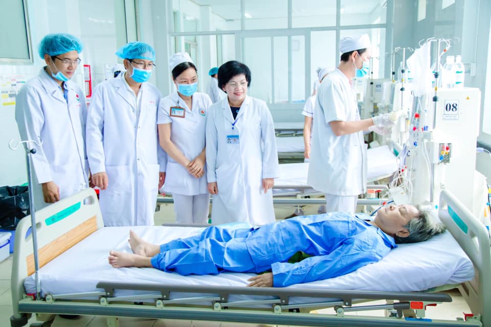 Chú trọng nâng cao y đức, tinh thần, thái độ phục vụ người bệnh