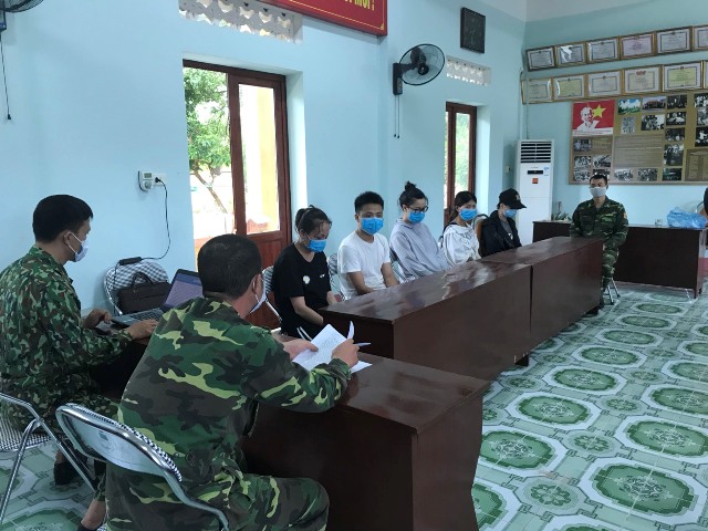 Bắt giữ 5 người nước ngoài nhập cảnh trái phép