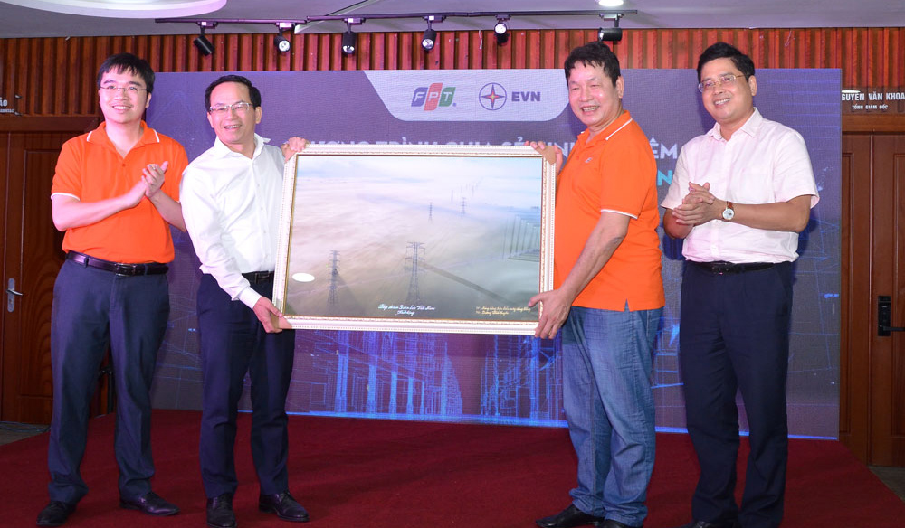 EVN và FPT trao đổi kinh nghiệm về công tác quản trị doanh nghiệp