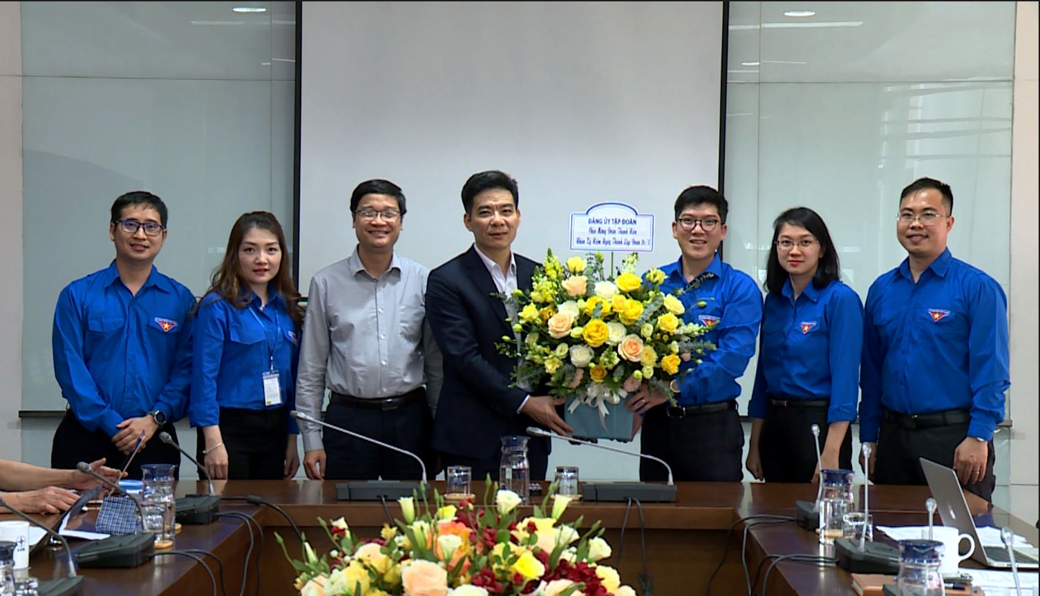 Thường trực Đảng ủy EVN làm việc với Đoàn Thanh niên Tập đoàn