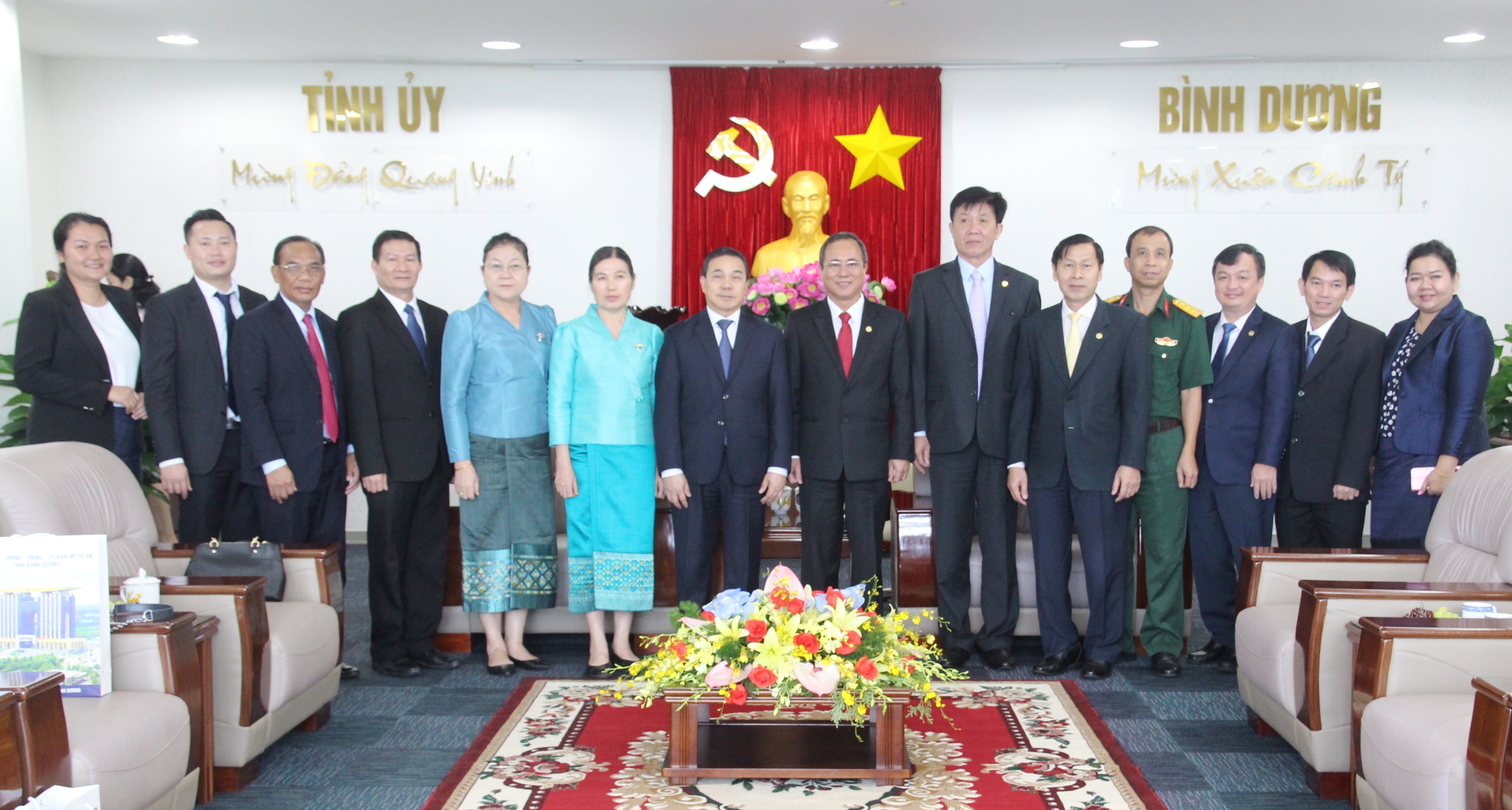 Bình Dương tiếp tục hỗ trợ, hợp tác với các địa phương của Lào