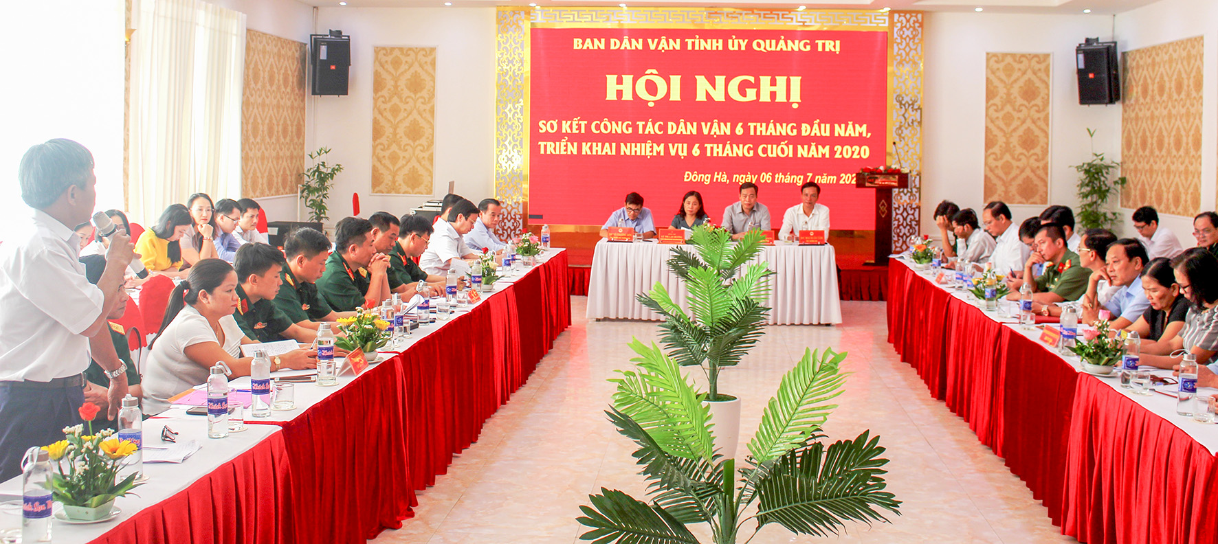 Lắng nghe ý kiến của dân, nhất là công tác nhân sự