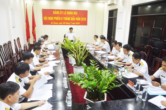 Lữ đoàn 962 nâng cao chất lượng huấn luyện, diễn tập