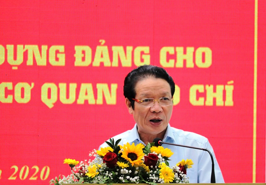 Các cơ quan báo chí cần lên án những hành vi suy thoái về tư tưởng chính trị, đạo đức, lối sống
