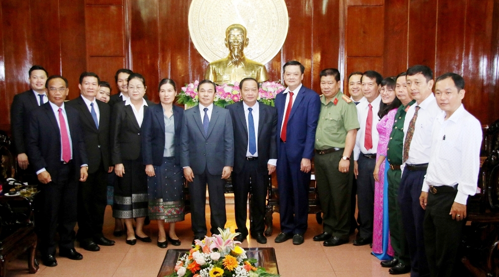 Đẩy mạnh hợp tác toàn diện giữa thành phố Cần Thơ và Lào