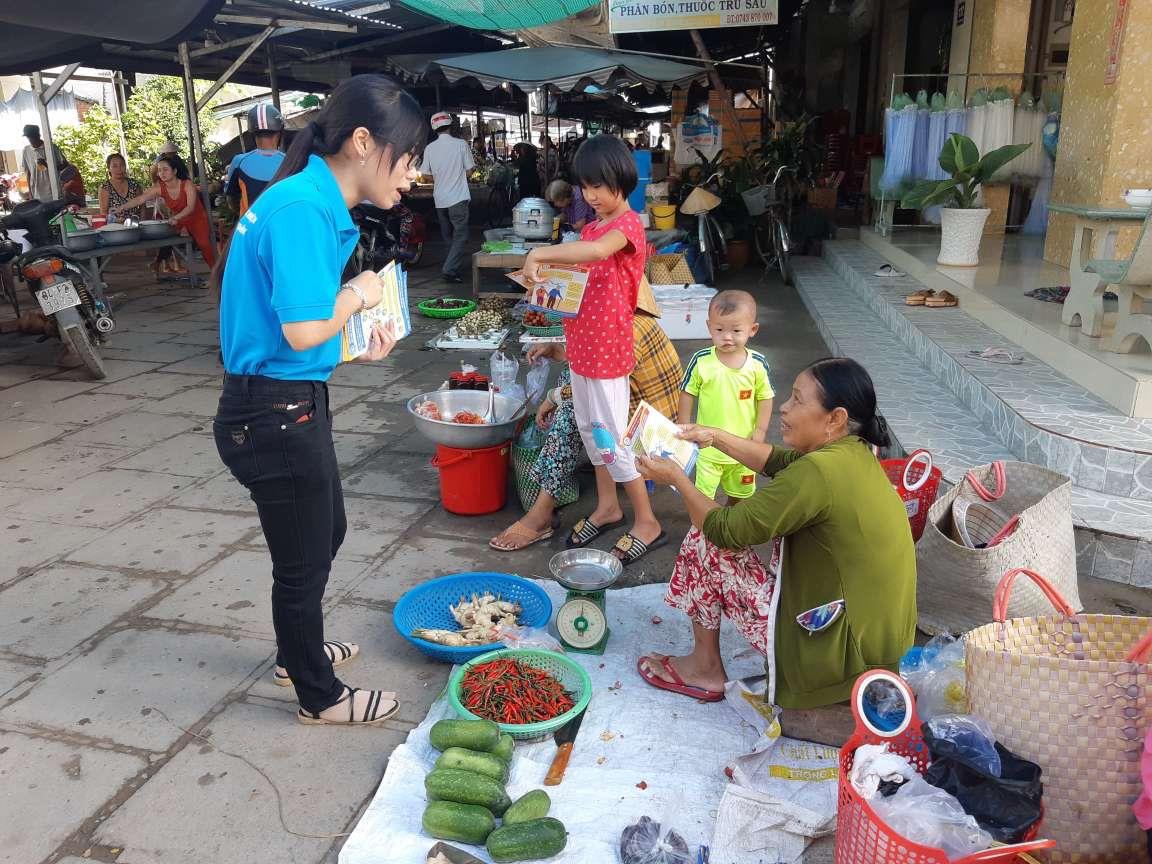 Đưa chính sách BHXH, BHYT đến với người dân